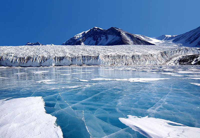 Biafo_Glacier,_Pakistan.jpg