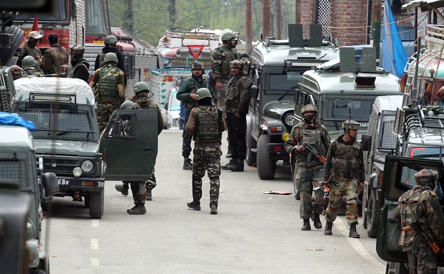 Bloodbath-in-south-Kashmir-continues-encounter-4-civilians-killed-in-Kulgam-1.jpg