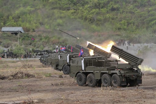 BM-21+drill+2013+(Reuters)+01[1].jpg