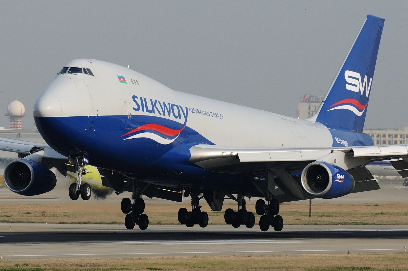 Boeing_747-4R7F(SCD),_Silk_Way_West_Airlines_JP7696736.jpg