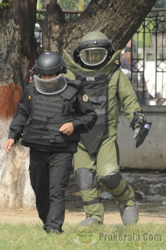 bomb-squad-team-at-gandhi-maidan-of-patna-where-113775.jpg