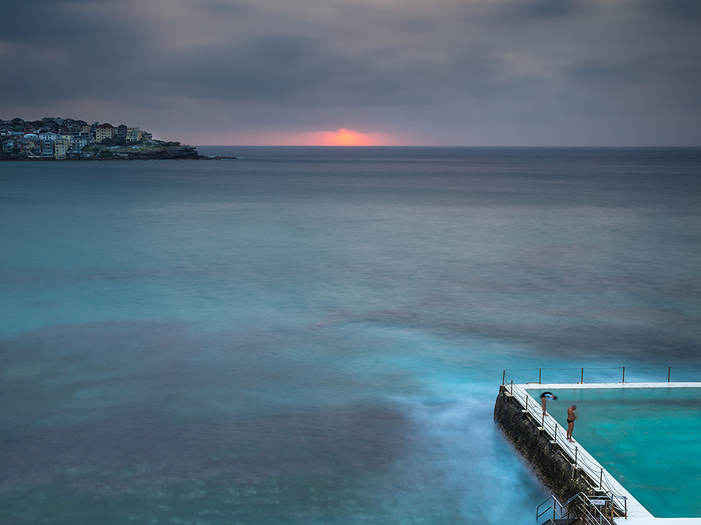 Bondi Bay, Sydneysunrise-bondi-icebergs-club-pool_89490_990x742.jpg