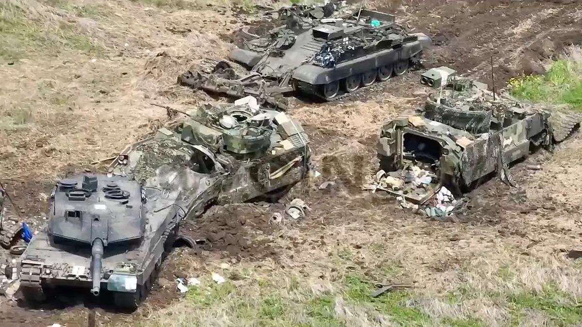 Bradley-destroyed-Ukraine.jpg