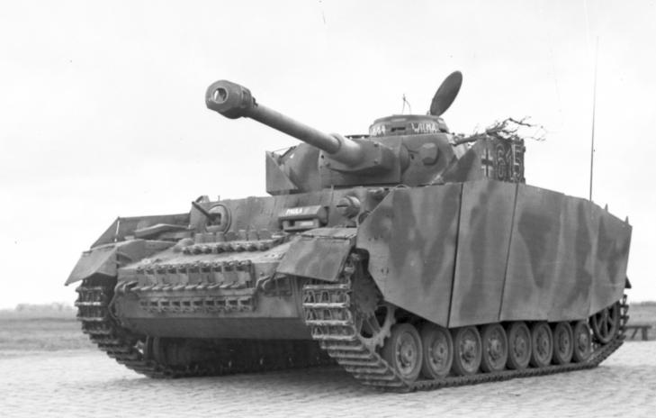 Bundesarchiv_Bild_101I-297-1722-24,_Im_Westen,_Panzer_IV[1].jpg