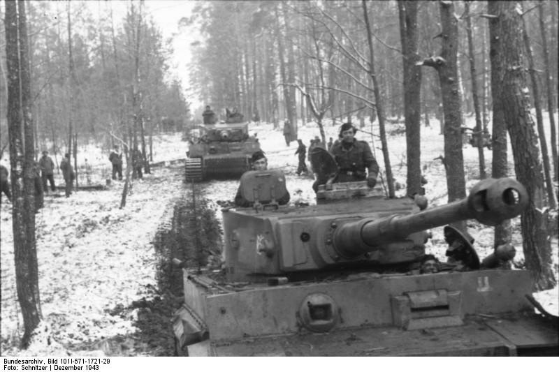 Bundesarchiv_Bild_101I-571-1721-29_Russland_Panzer_VI_Tiger_I.jpg