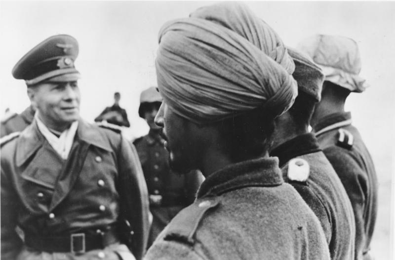 Bundesarchiv_Bild_183-J16796,_Rommel_mit_Soldaten_der_Legion_-Freies_Indien-.jpg