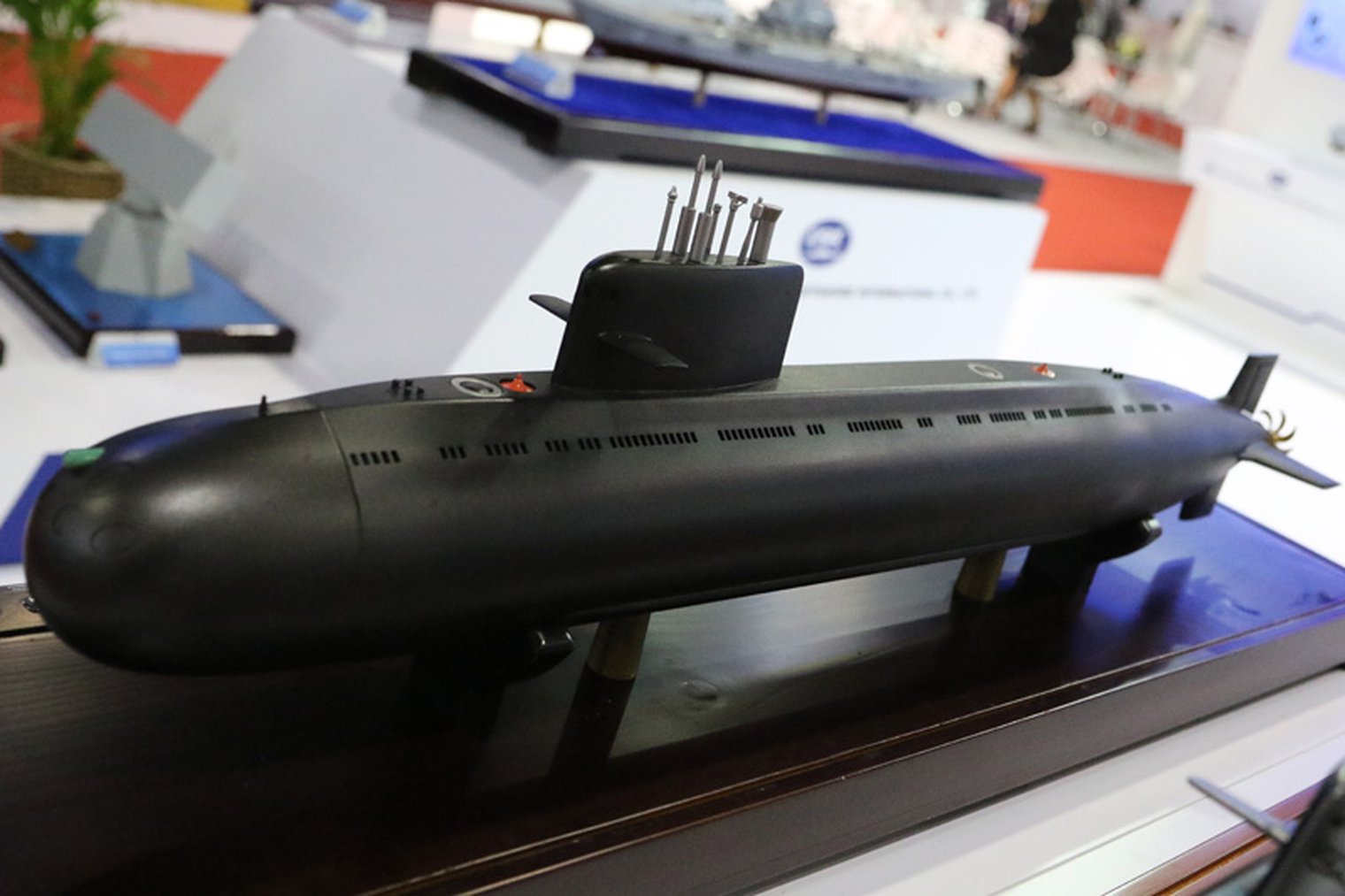 China's MS200 mini-submarine of 200t displacement.jpg