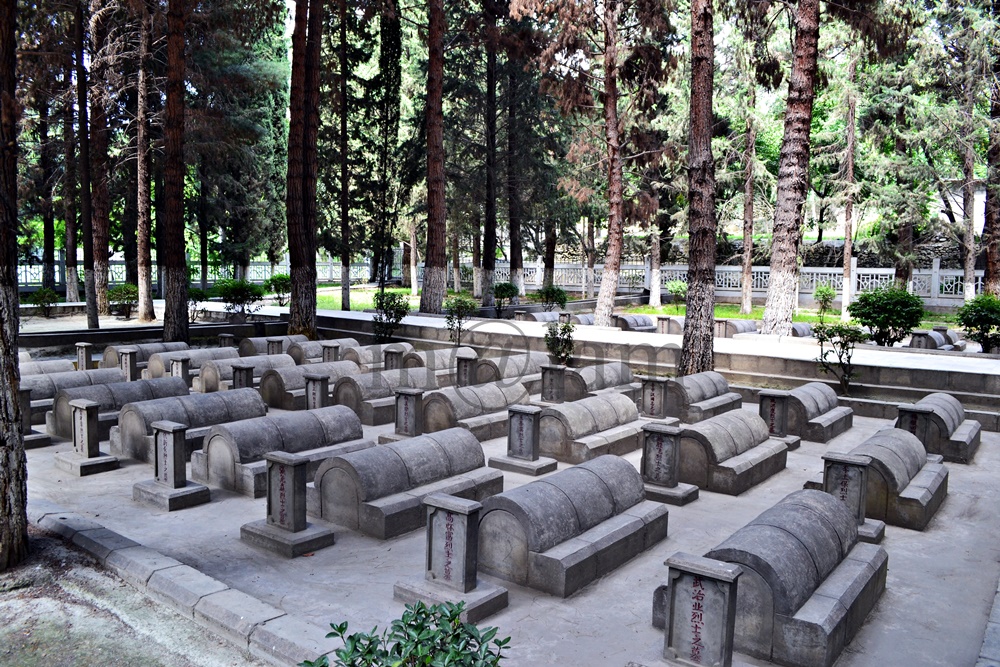 Chinese-graveyard-Danyore-Gilgit-2.jpg