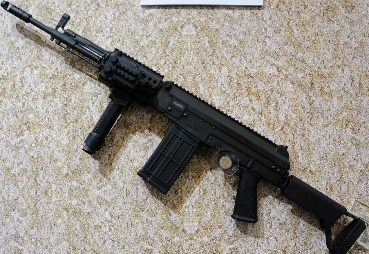 Chinese NAR-10  CSLR14 Assault Rifle (7).jpg