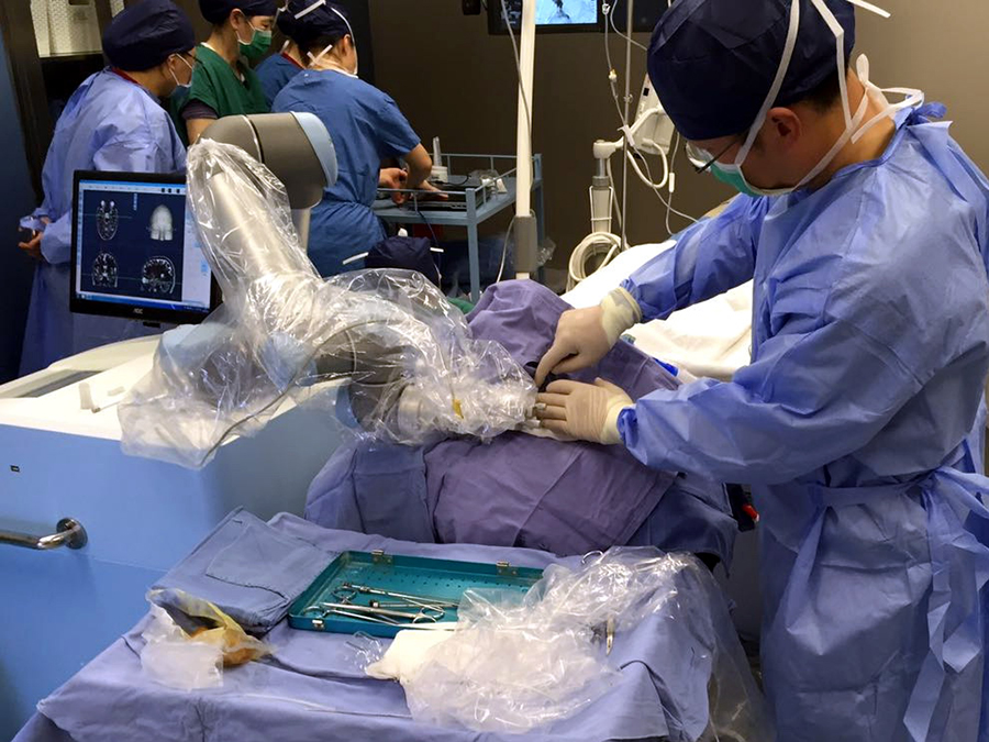 chinese-surgical-robots.jpg