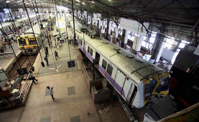 churchgate-accident-train-pti-650_650x400_81435556078.jpg