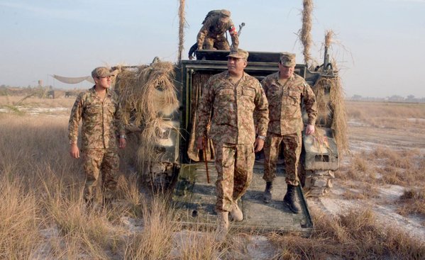 Commander Lahore corps. Lt Gen Sadiq Ali visitng the exercise area near Chunian 1.jpg