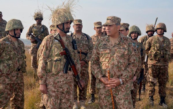 Commander Lahore corps. Lt Gen Sadiq Ali visitng the exercise area near Chunian 2.jpg