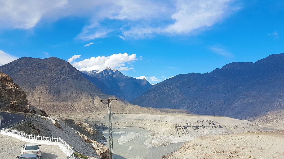 Confluence_of_Three_Mountain_Ranges_and_Rivers.jpg