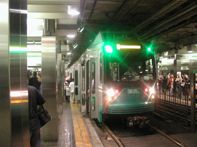 d040boston-greenlinetram.jpg