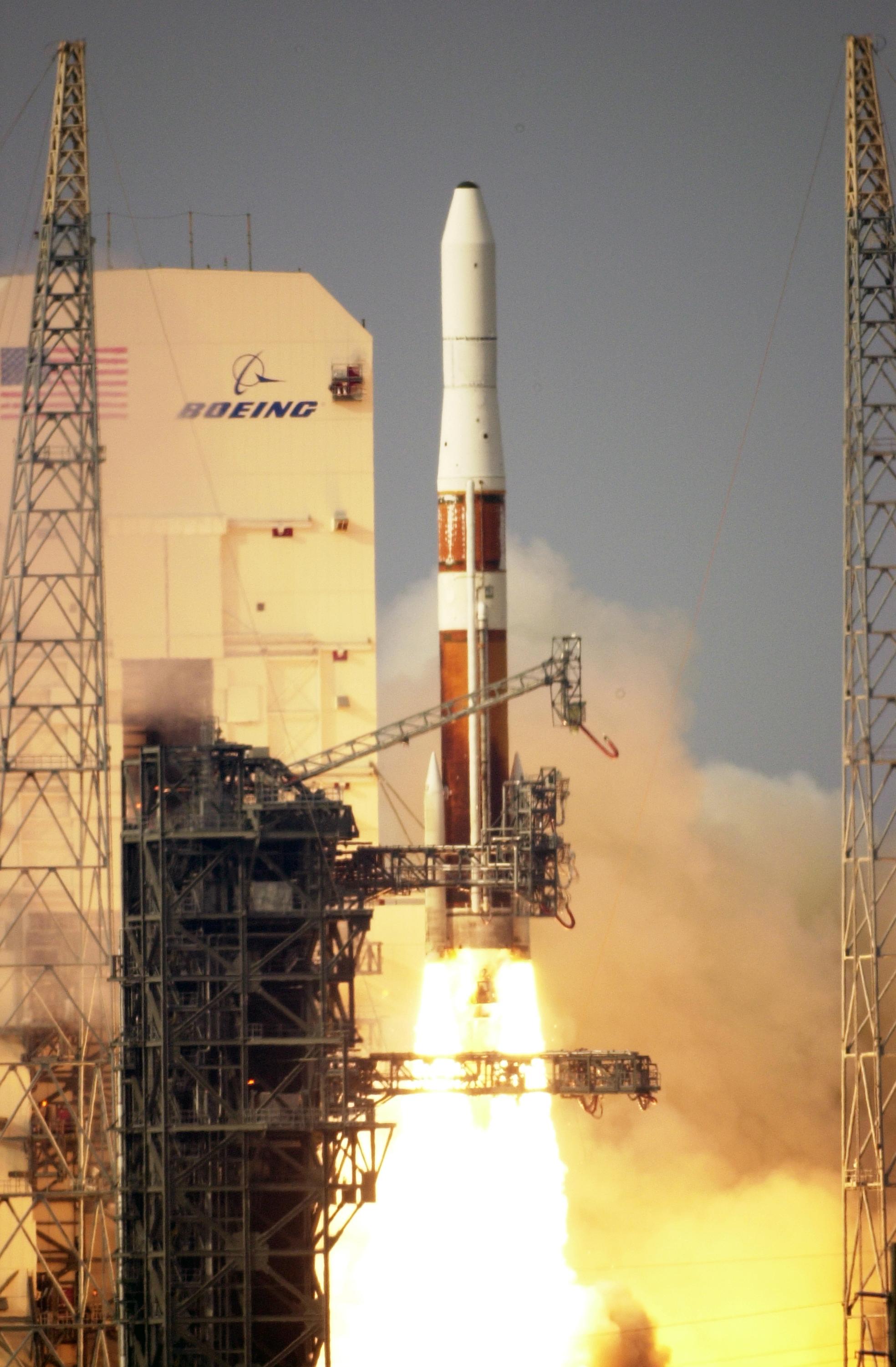 Delta_IV_Medium_4,2+_launch_with_GOES-N.jpg