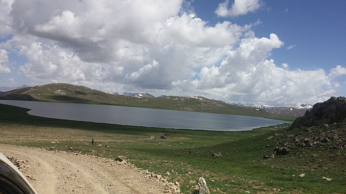 Deosai_Plains-A_Walk_In.jpg