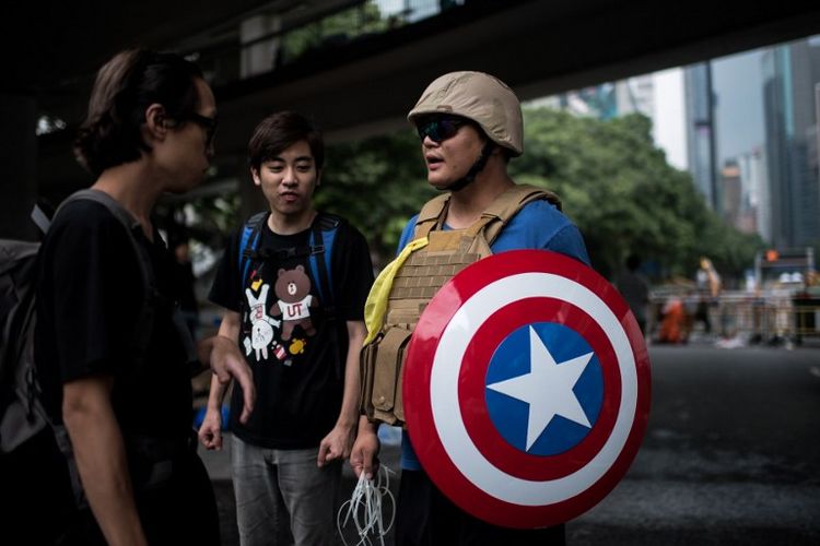 Des manifestants prodémocratie, le 4 octobre à Hongkong.jpg