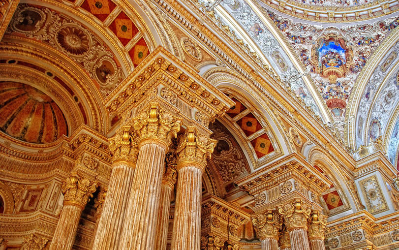 dolmabahce_palace_istanbul-throne-hall-interior.jpg