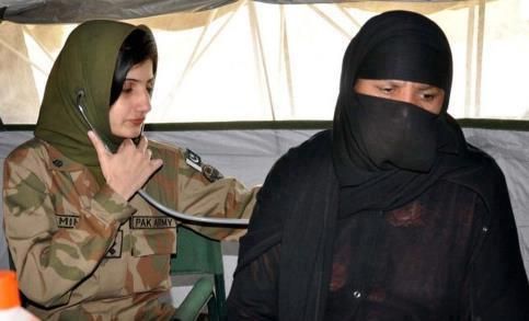 e0edc9b34789fd5ec983f9afbd460f65--female-doctor-pakistan-army.jpg