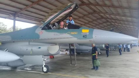 empat-unit-f-16-c-dari-guam-mendarat-di-lanud-iswahjudi-detik-1.jpg