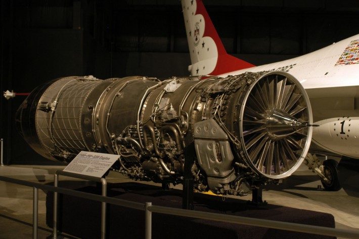 F-100 engine.jpg