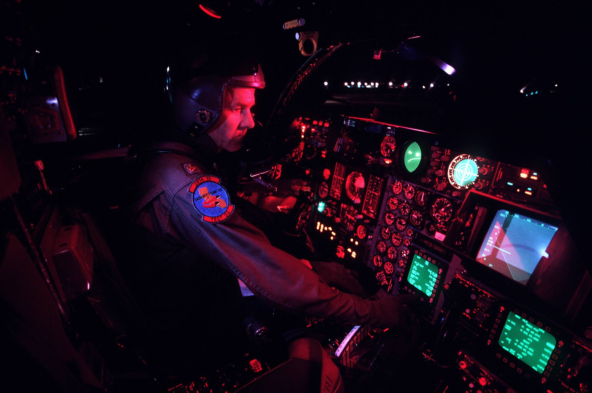 F-111_Night_Cockpit.jpg