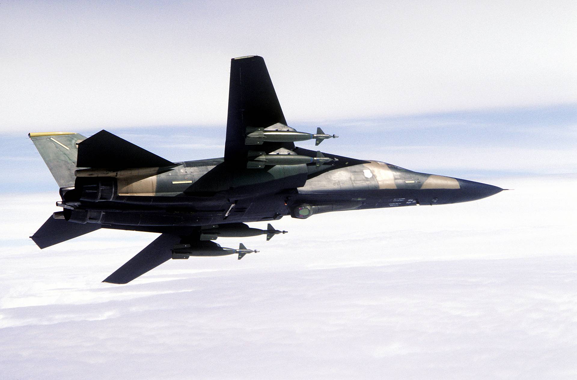 F-111F_493_TFS_with_Pave_Tack_and_GBU-10s_1982.jpg