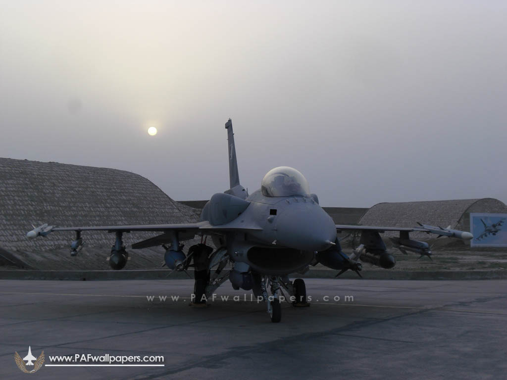 F-16_bk52_c_load.jpg