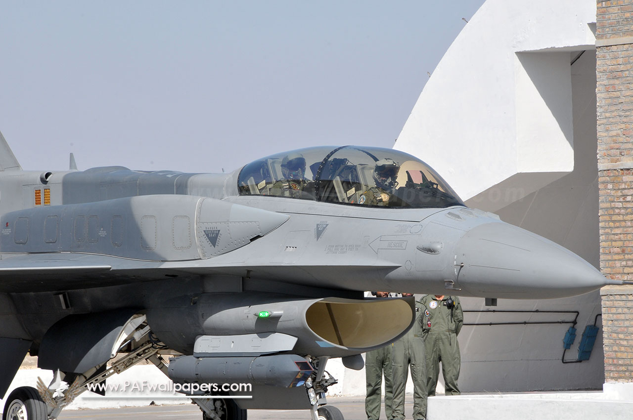 f-16_fighting_falcon_block52_pakistan_air_force_03.jpg