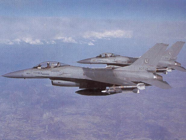 f-16a_pakaf_83-703_1.jpg