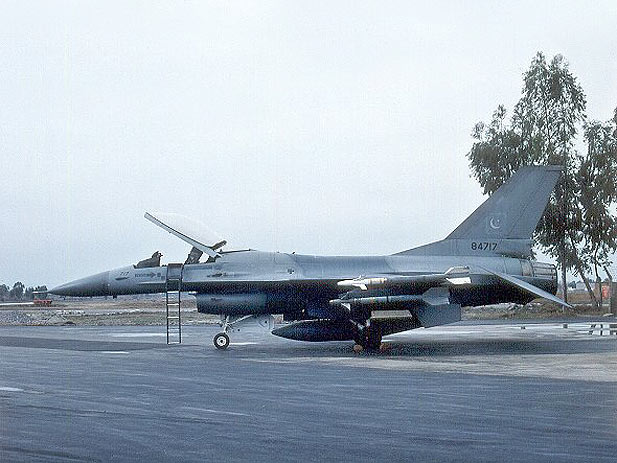 f-16a_pakaf_84-717.jpg