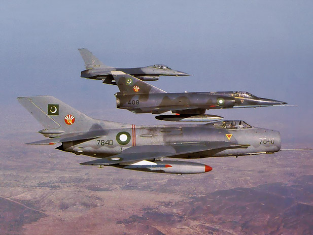 f-6c_pakaf_01_.jpg