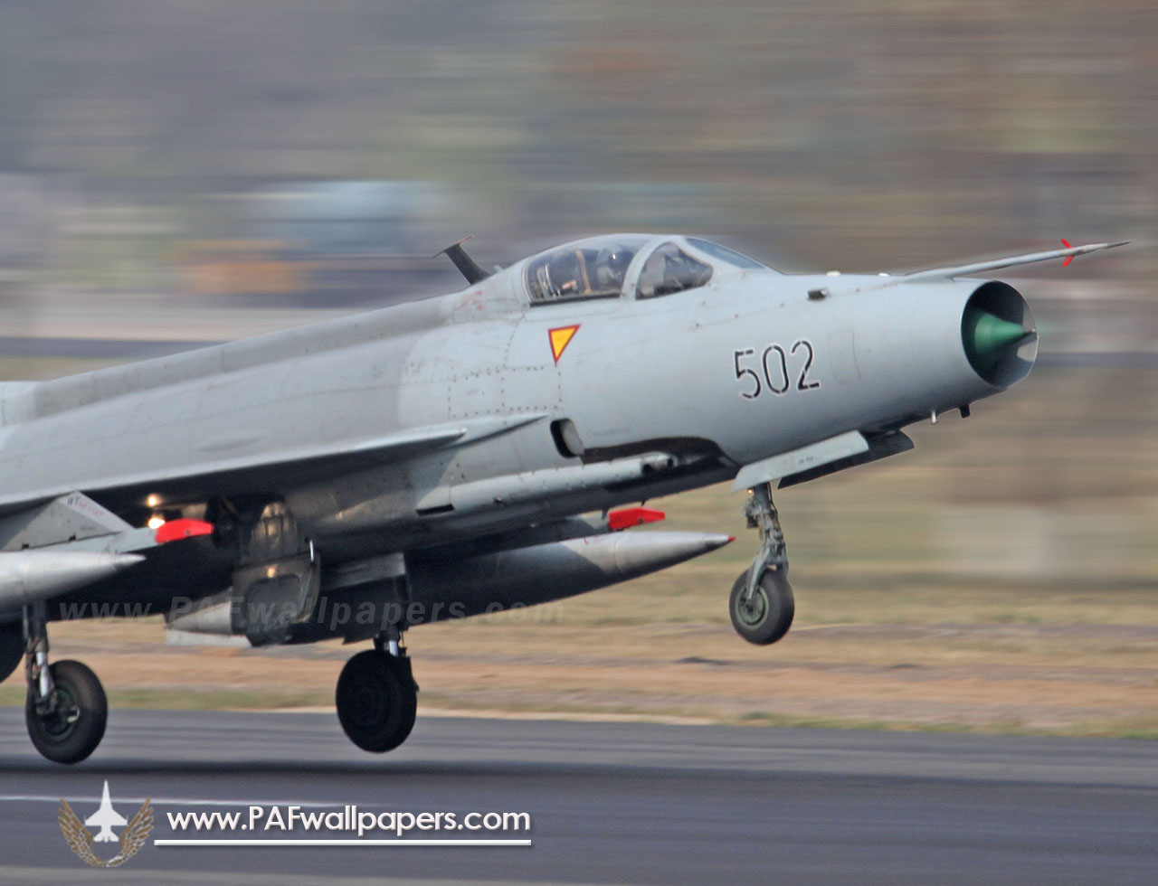 f-7_pakistan_air_force_no_2_sqn_03.jpg