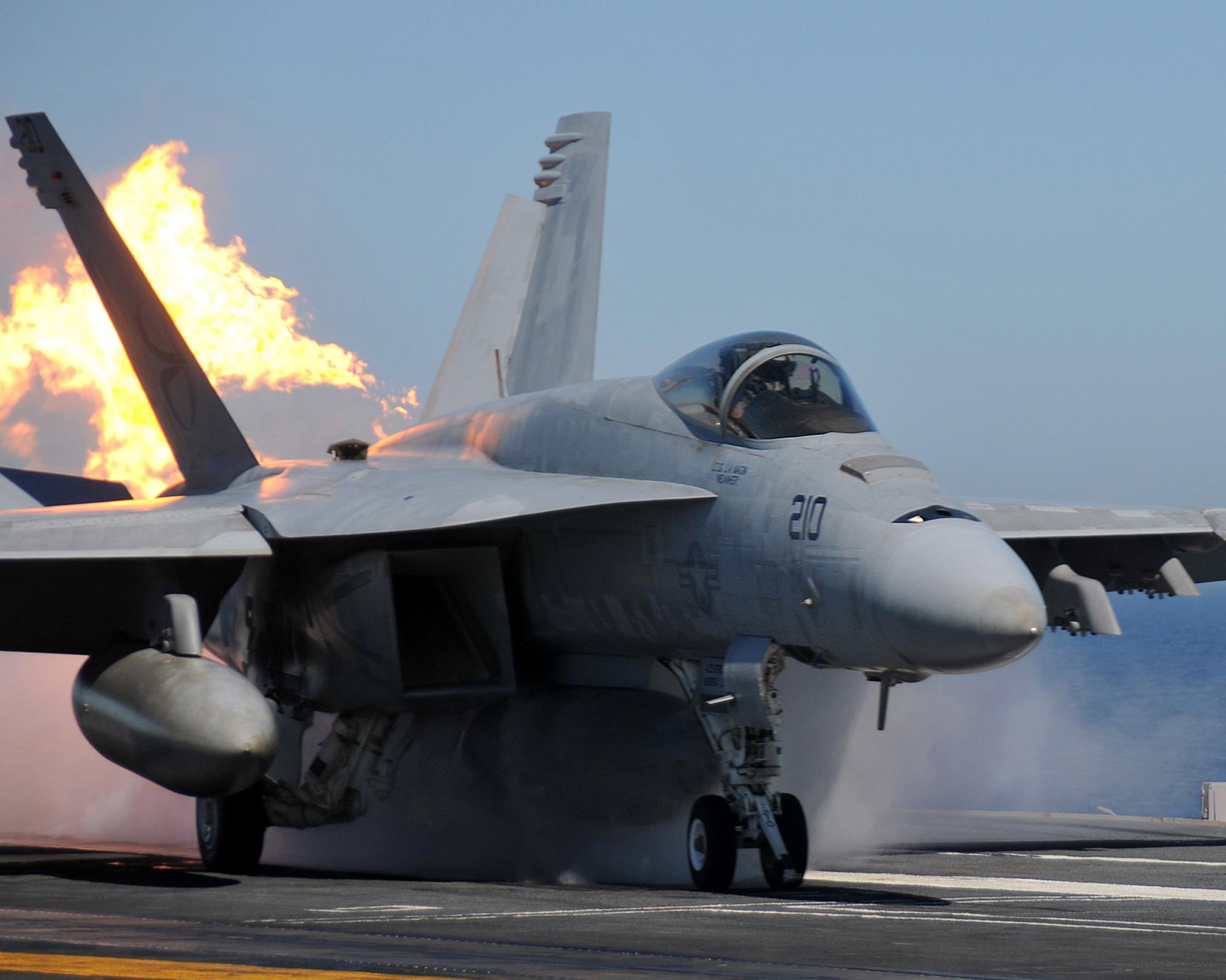 f18flames_20090204.jpg