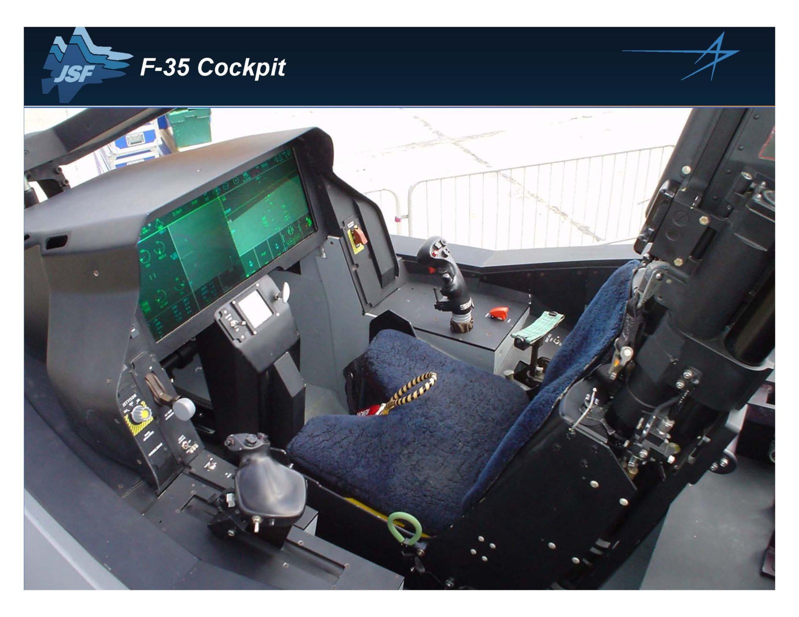 F35_COCKPIT_03.jpg