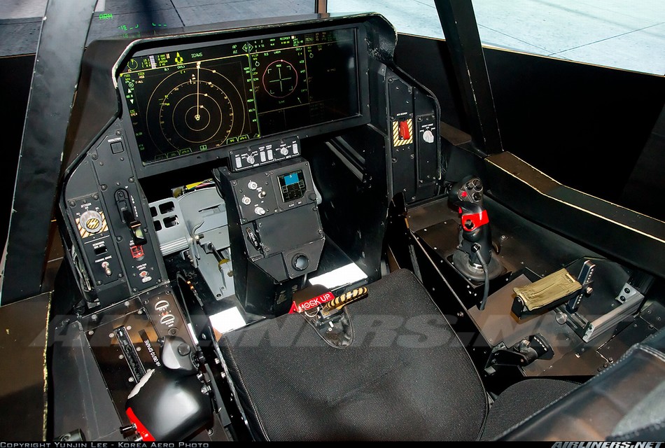 F35_COCKPIT_04.jpg