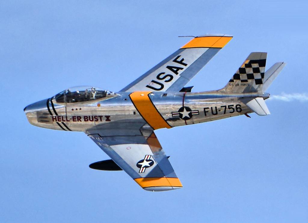 F86F_Sabres_-_Chino_Airshow_2014_(cropped).jpeg