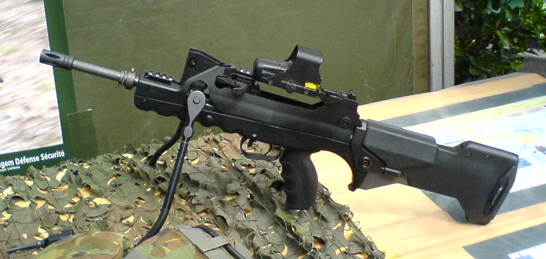 famas2.jpg