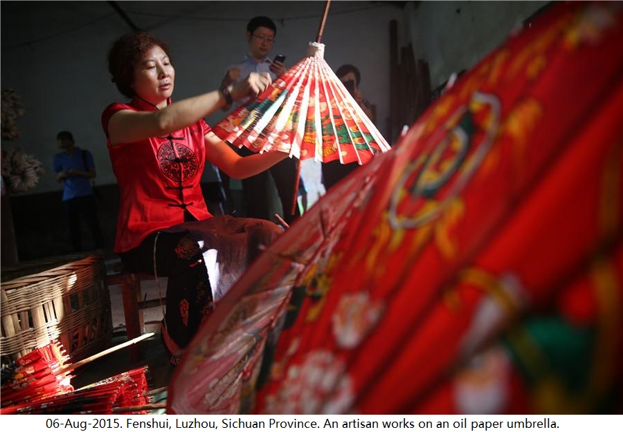 ~Fenshui.Luzhou.Sichuan.oil.umbrella.4.jpg