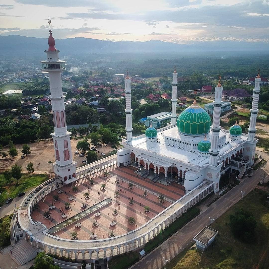 Foto-aerial-Masjid-Agung-Madani-via-instagram.jpg