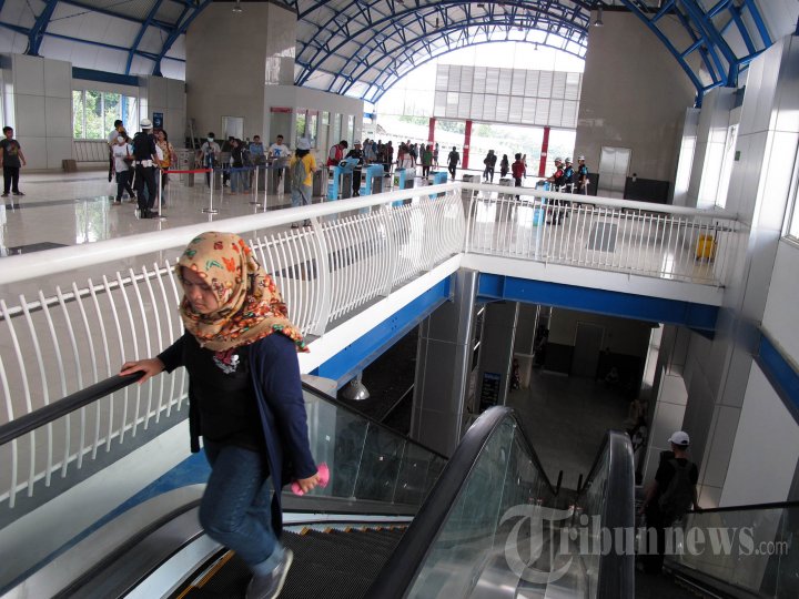 gedung-baru-stasiun-palmerah_20150608_192450.jpg