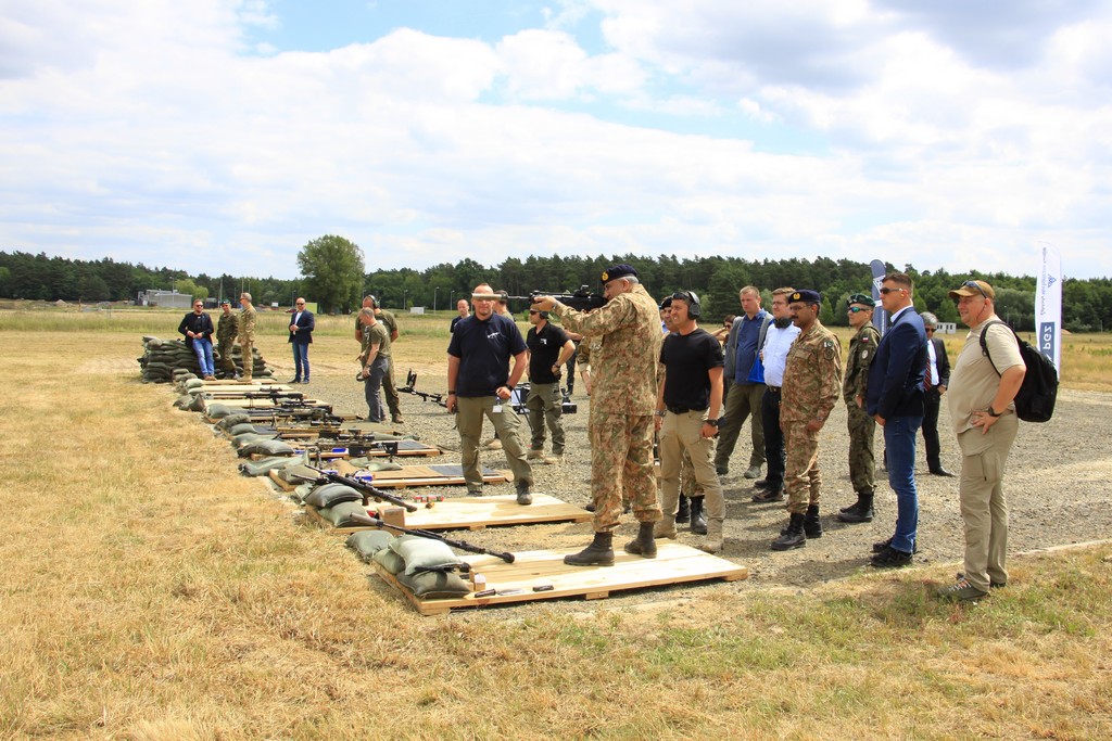 Gen bajwa visiting Poland (06-20-2018) 8090.jpg