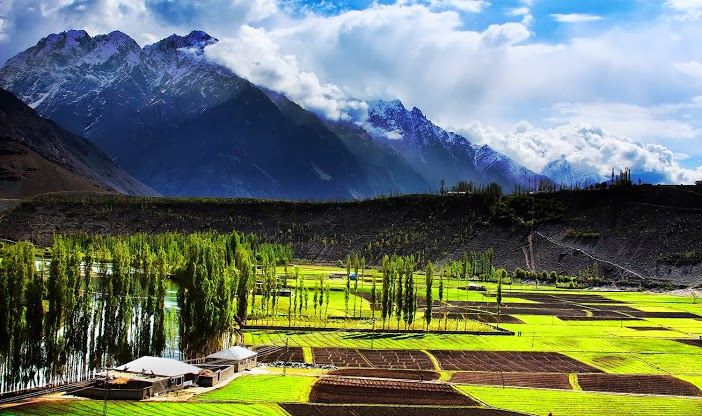 Ghizar valley gilgit.jpg