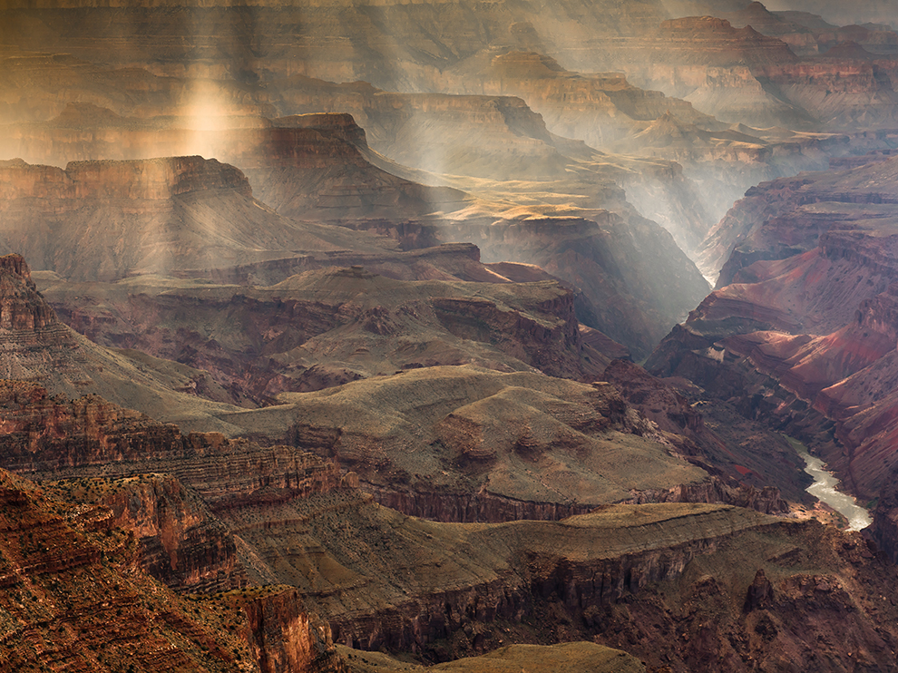 grand-canyon-light-south-rim_89721_990x742.jpg