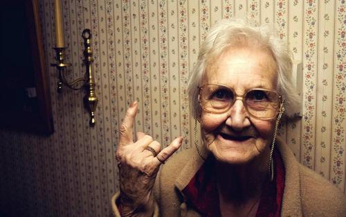 grandma-old-lady-rock-rock-on-funny-cool-unique-Favim.com-460891_large.jpg