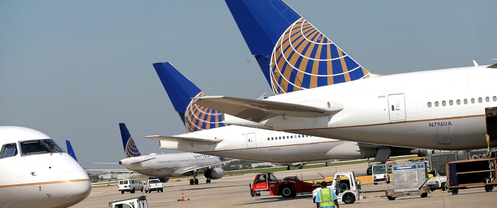 GTY-united-airlines-jef-170327_12x5_1600.jpg