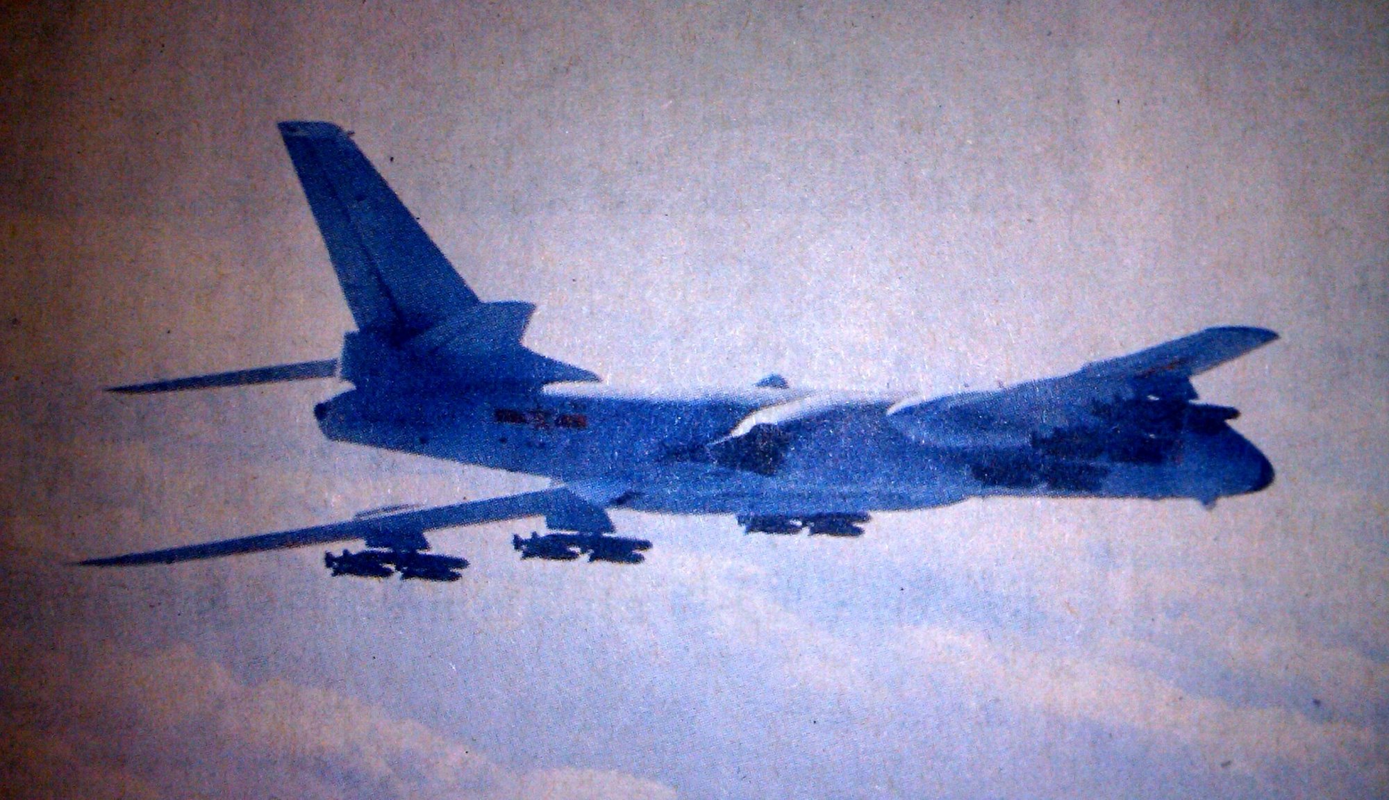 H-6K 36 250 kg bombs.jpg