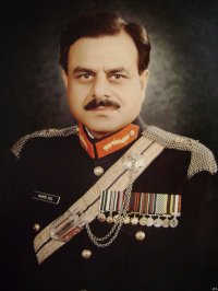 hamid gul.jpg