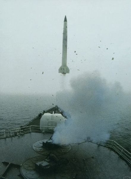 HHQ-9 is equipped in the PLAN Type 052C Lanzhou class destroyer in VLS launch tubes (1).jpg